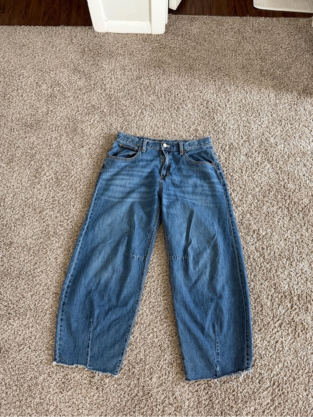 Old Navy Mid-Rise Barrel Leg Jeans in Blue Denim